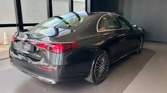 MERCEDES-BENZ-E 300-2026