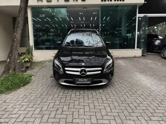 MERCEDES-BENZ-GLA 200-2016
