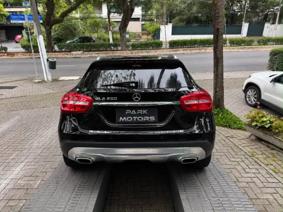 MERCEDES-BENZ-GLA 200-1.6 CGI ENDURO 16V TURBO FLEX 4P AUTOMÁTICO MERCEDES-BENZ-GLA 200-2016