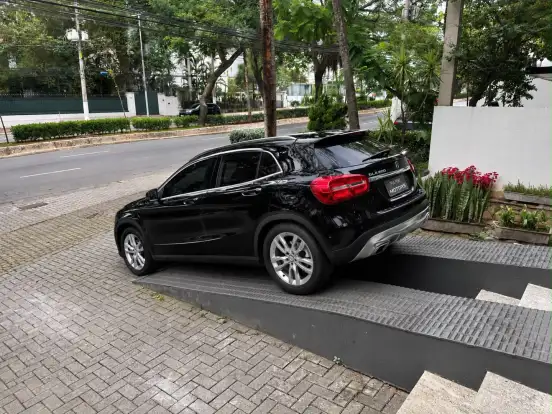 MERCEDES-BENZ-GLA 200-1.6 CGI ENDURO 16V TURBO FLEX 4P AUTOMÁTICO MERCEDES-BENZ-GLA 200-2016