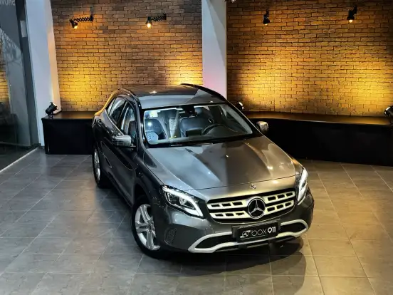 MERCEDES-BENZ-GLA 200-2019