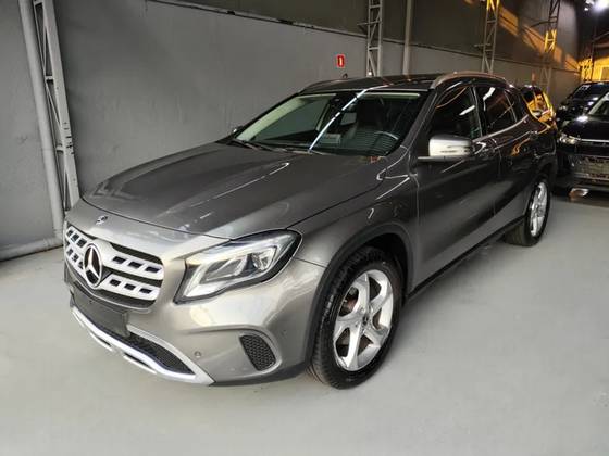 Mercedes-Benz GLA 200 1.6 CGI Flex Advance 7G-DCT