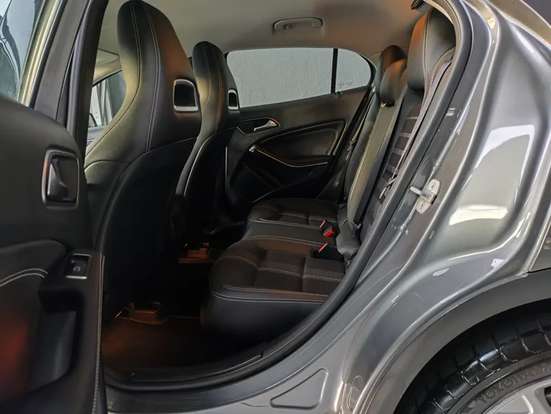 MERCEDES-BENZ-GLA 200-2017