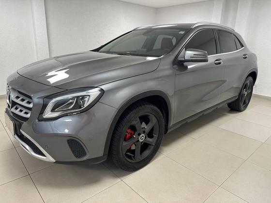 Mercedes-Benz GLA 200 1.6 CGI Flex Advance 7G-DCT