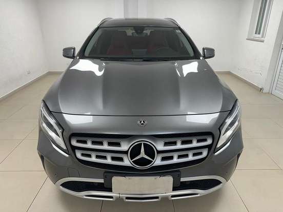 MERCEDES-BENZ-GLA 200-2018