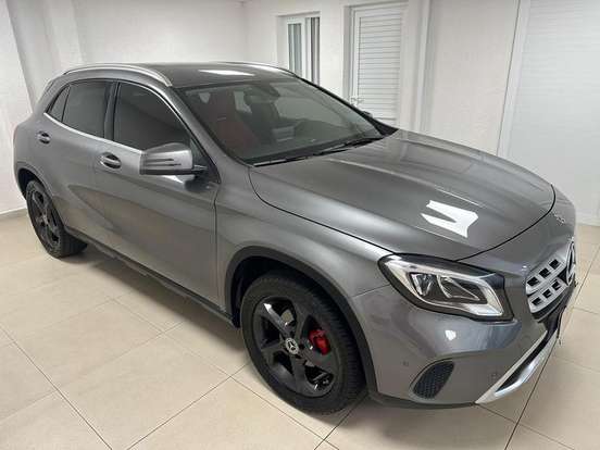 MERCEDES-BENZ-GLA 200-2018