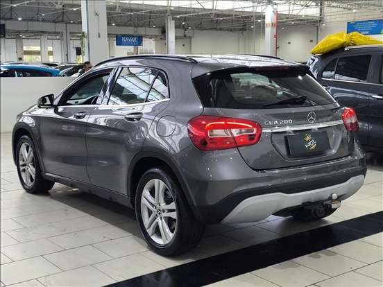 MERCEDES-BENZ-GLA 200-2018
