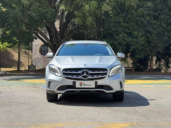 MERCEDES-BENZ-GLA 200-2019