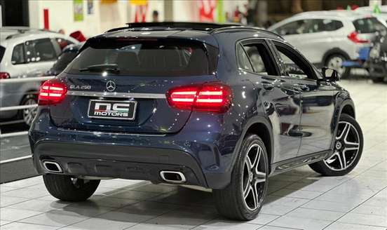 MERCEDES-BENZ-GLA 250-2020