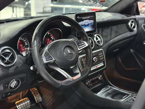 MERCEDES-BENZ-GLA 250-2020