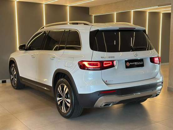 MERCEDES-BENZ-GLB 200-2021
