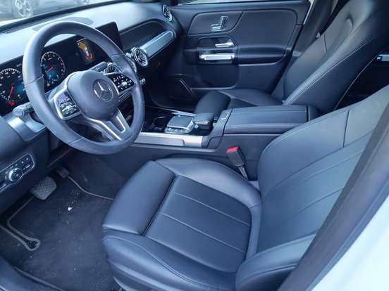 MERCEDES-BENZ-GLB 200-2021