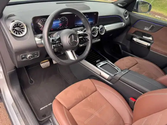 MERCEDES-BENZ-GLB 220-2025