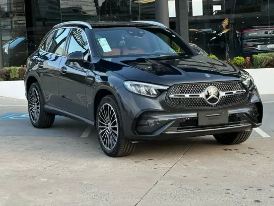 MERCEDES-BENZ-GLC 300-2026