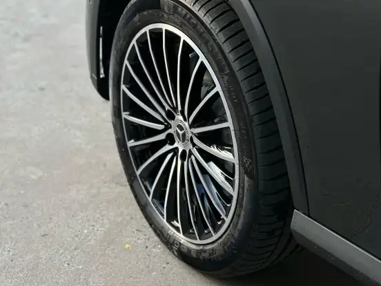 MERCEDES-BENZ-GLC 300-2026