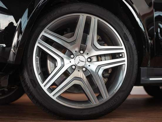 MERCEDES-BENZ-ML 63 AMG-6.2 V8 32V GASOLINA 4P AUTOMÁTICO MERCEDES-BENZ-ML 63 AMG-2010