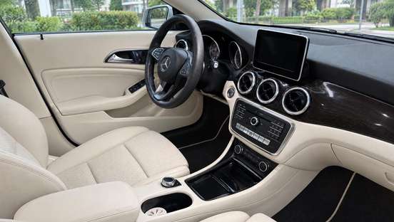 MERCEDES-BENZ-CLA 180-2018
