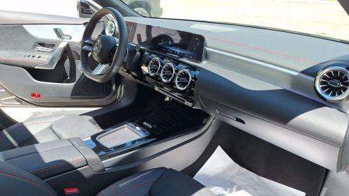 MERCEDES-BENZ-CLA 200-2024