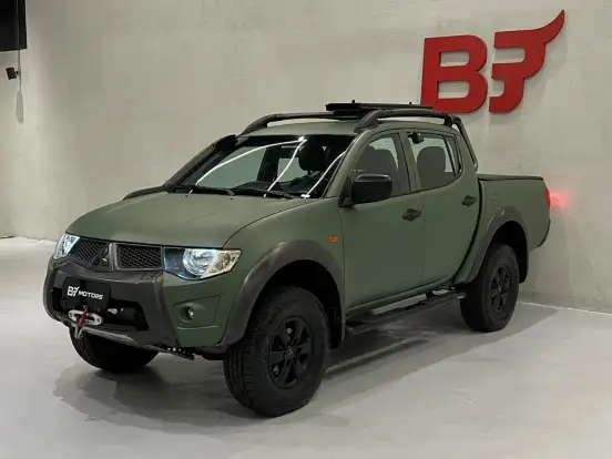 MITSUBISHI-L200 SAVANA-3.2 4X4 16V TURBO INTERCOOLER DIESEL 4P AUTOMÁTICO MITSUBISHI-L200 SAVANA-2016