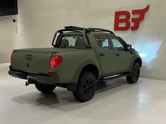 MITSUBISHI-L200 SAVANA-3.2 4X4 16V TURBO INTERCOOLER DIESEL 4P AUTOMÁTICO MITSUBISHI-L200 SAVANA-2016