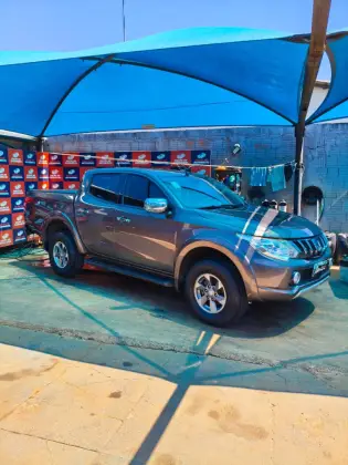 MITSUBISHI L200 TRITON 2.4 16V TURBO DIESEL SPORT GLS CD 4P 4X4 AUTOMÁTICO