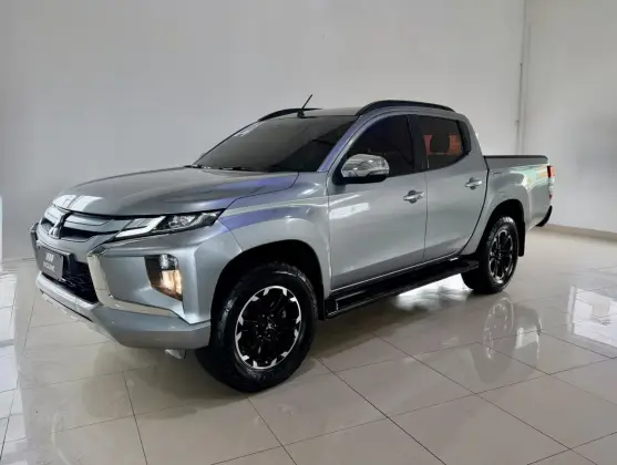 MITSUBISHI L200 TRITON 2.4 16V TURBO DIESEL SPORT HPE CD 4P 4X4 AUTOMÁTICO