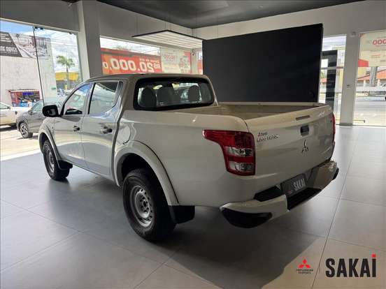 MITSUBISHI-L200 TRITON-2.4 16V TURBO DIESEL GL CD 4X4 MANUAL MITSUBISHI-L200 TRITON-2023