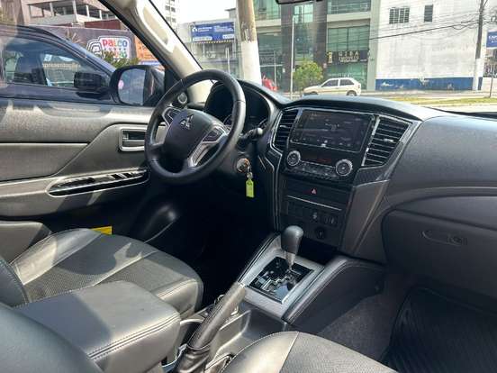 MITSUBISHI-L200 TRITON-2.4 16V TURBO DIESEL OUTDOOR GLS CD 4X4 AUTOMÁTICO MITSUBISHI-L200 TRITON-2024