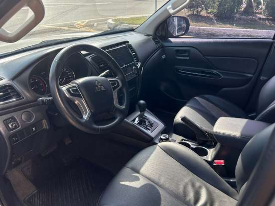 MITSUBISHI-L200 TRITON-2.4 16V TURBO DIESEL OUTDOOR GLS CD 4X4 AUTOMÁTICO MITSUBISHI-L200 TRITON-2024
