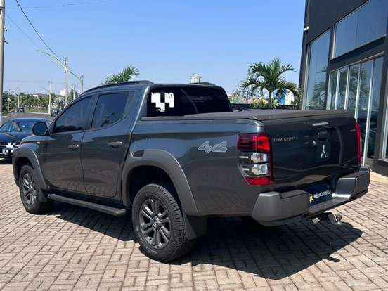 MITSUBISHI-L200 TRITON-2.4 16V TURBO DIESEL SPORT GLS CD 4P 4X4 AUTOMÁTICO MITSUBISHI-L200 TRITON-2024