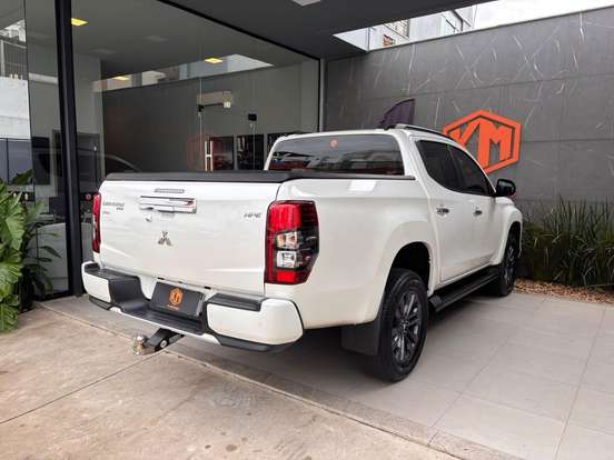 MITSUBISHI-L200 TRITON-2025