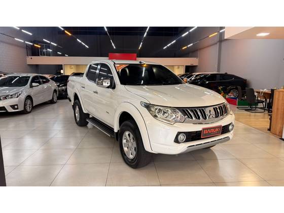 MITSUBISHI L200 TRITON 2.4 16V TURBO DIESEL SPORT HPE TOP CD 4P 4X4 AUTOMÁTICO