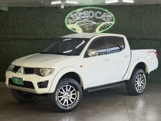 MITSUBISHI-L200 TRITON-3.5 HPE 4X4 CD V6 24V FLEX 4P AUTOMÁTICO MITSUBISHI-L200 TRITON-2011