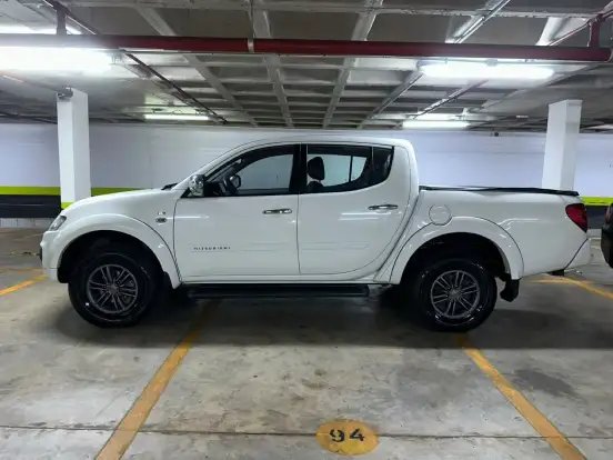 MITSUBISHI-L200 TRITON-3.5 HPE 4X4 CD V6 24V FLEX 4P AUTOMÁTICO MITSUBISHI-L200 TRITON-2015