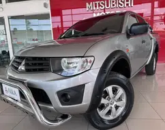 MITSUBISHI L200 TRITON 3.2 GLX 4X4 CD 16V TURBO INTERCOLER DIESEL 4P MANUAL MITSUBISHI L200 TRITON 3.2 GLX 4X4 CD 16V TURBO INTERCOLER DIESEL 4P MANUAL