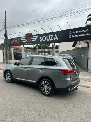 MITSUBISHI-OUTLANDER-2018