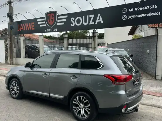 MITSUBISHI-OUTLANDER-2.2 4X4 16V DIESEL 4P AUTOMÁTICO MITSUBISHI-OUTLANDER-2018