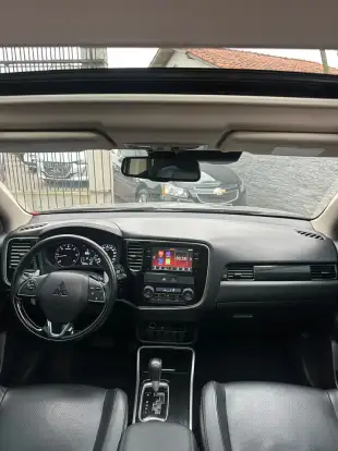 MITSUBISHI-OUTLANDER-2018