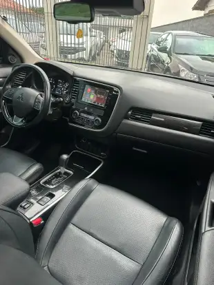 MITSUBISHI-OUTLANDER-2018