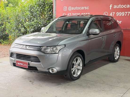 MITSUBISHI-OUTLANDER-2014