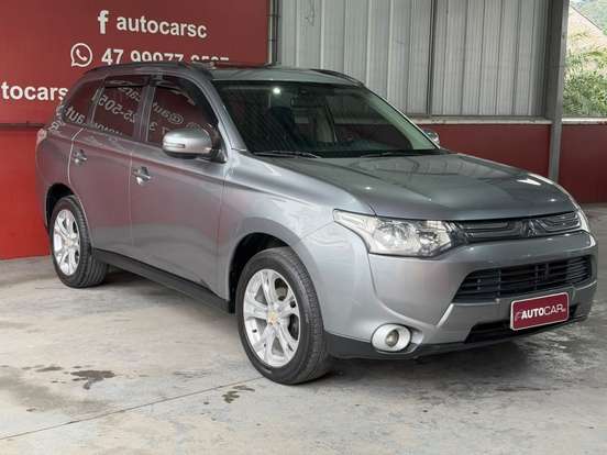 MITSUBISHI-OUTLANDER-2014
