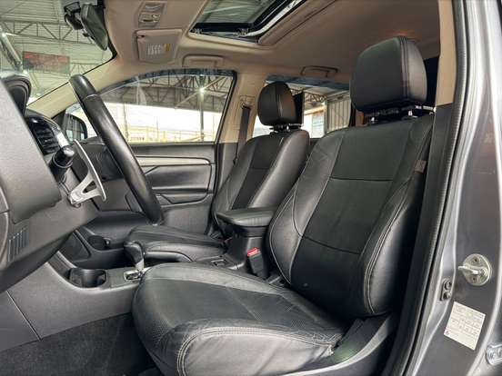 MITSUBISHI-OUTLANDER-2014