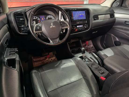 MITSUBISHI-OUTLANDER-2014