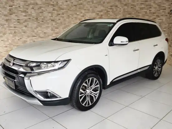 MITSUBISHI-OUTLANDER-3.0 GT 4X4 V6 24V GASOLINA 4P AUTOMÁTICO MITSUBISHI-OUTLANDER-2015