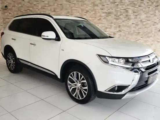 MITSUBISHI-OUTLANDER-3.0 GT 4X4 V6 24V GASOLINA 4P AUTOMÁTICO MITSUBISHI-OUTLANDER-2015