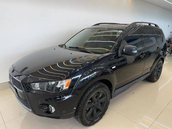MITSUBISHI OUTLANDER 3.0 4X4 V6 24V GASOLINA 4P AUTOMÁTICO