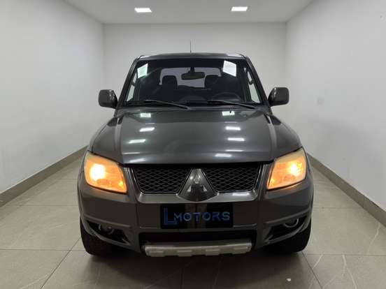 MITSUBISHI-PAJERO TR4-2.0 4X4 16V 140CV FLEX 4P AUTOMÁTICO MITSUBISHI-PAJERO TR4-2011