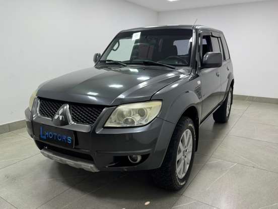 MITSUBISHI-PAJERO TR4-2.0 4X4 16V 140CV FLEX 4P AUTOMÁTICO MITSUBISHI-PAJERO TR4-2011
