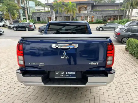 MITSUBISHI-TRITON-2025