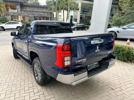 MITSUBISHI-TRITON-2025